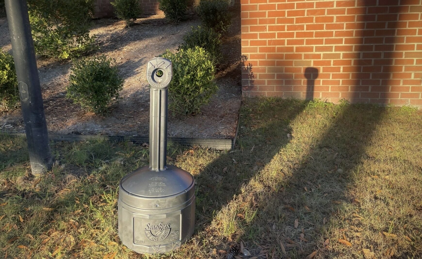 Cigarette butts waste receptacle