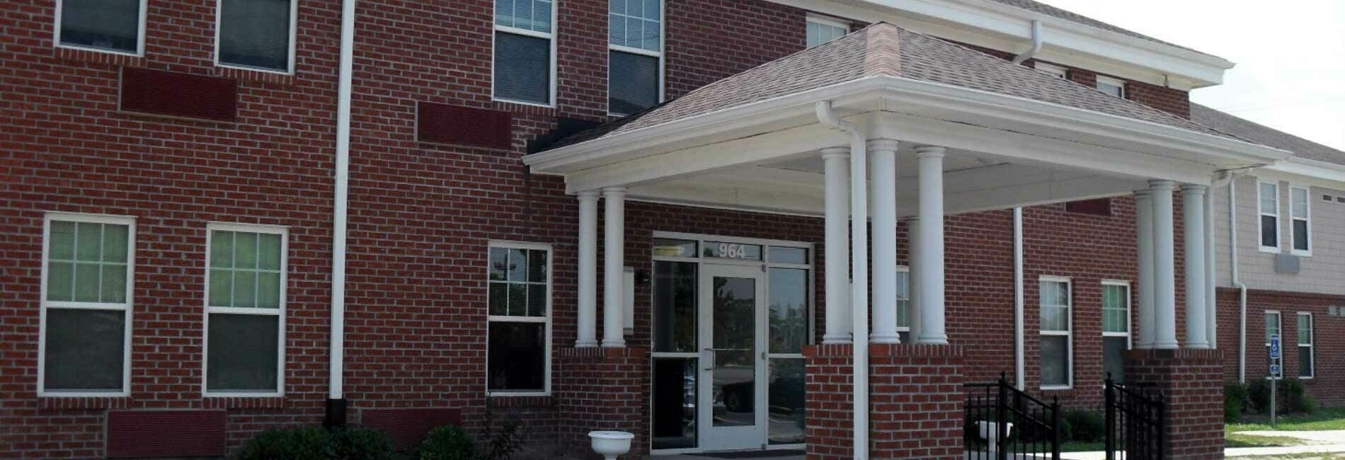Cloverleaf Apartments