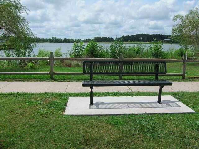 Mt Trashmore Gallery Park Bench